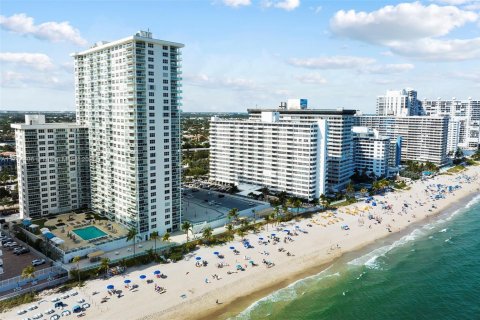 Condominio en Fort Lauderdale, Florida, 1 dormitorio  № 2077174