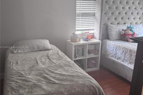 Casa en venta en North Miami, Florida, 4 dormitorios, 194.44 m2 № 1951547 - foto 3