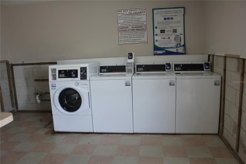 Condo in Saint Petersburg, Florida, 5 rooms  № 1786381 - photo 18
