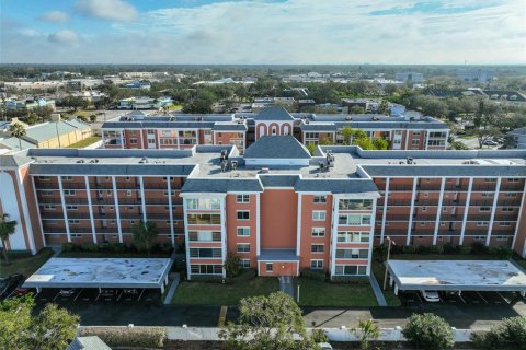 Copropriété à vendre à Saint Petersburg, Floride: 1 chambre, 83.61 m2 № 1560082 - photo 15