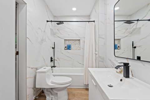 Casa en venta en Fort Lauderdale, Florida, 3 dormitorios, 277.87 m2 № 2417977 - foto 19