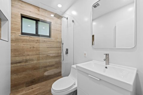 Casa en venta en Fort Lauderdale, Florida, 3 dormitorios, 277.87 m2 № 2417977 - foto 17