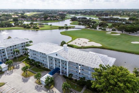 Condo in West Palm Beach, Florida, 2 bedrooms  № 2245611 - photo 10