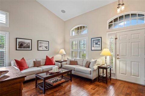 House in Land O' Lakes, Florida 5 bedrooms, 259.2 sq.m. № 1906210 - photo 9