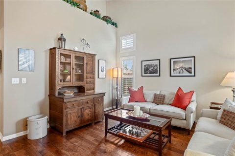 House in Land O' Lakes, Florida 5 bedrooms, 259.2 sq.m. № 1906210 - photo 8