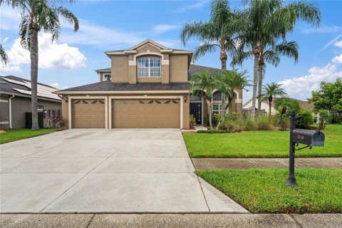 House in Land O' Lakes, Florida 5 bedrooms, 259.2 sq.m. № 1906210 - photo 5