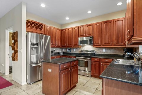 House in Land O' Lakes, Florida 5 bedrooms, 259.2 sq.m. № 1906210 - photo 11
