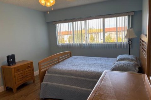 Купить кондоминиум в Пемброк-Пайнс, Флорида 3 комнаты, 112.13м2, № 2153747 - фото 19