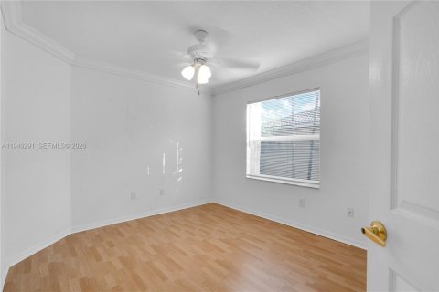 House in Pembroke Pines, Florida 4 bedrooms, 233.46 sq.m. № 2152900 - photo 19