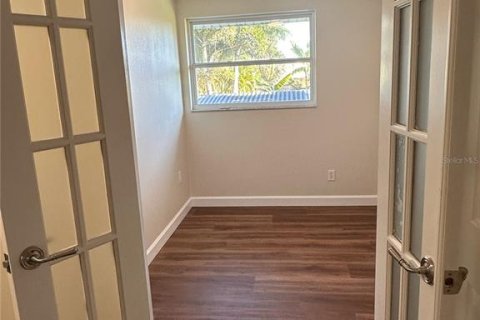 Apartamento en alquiler en Englewood, Florida, 3 dormitorios, 189.06 m2 № 2258832 - foto 14