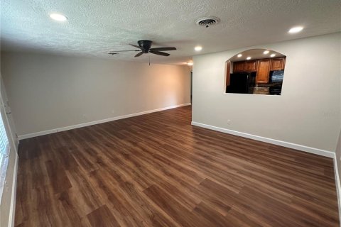 Apartamento en alquiler en Englewood, Florida, 3 dormitorios, 189.06 m2 № 2258832 - foto 4