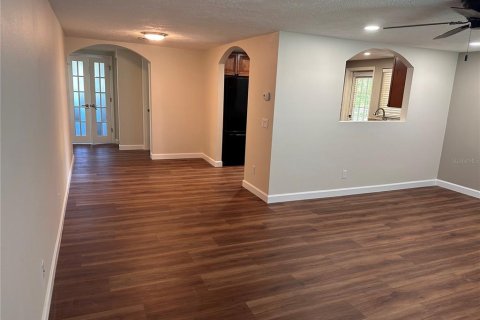 Apartamento en alquiler en Englewood, Florida, 3 dormitorios, 189.06 m2 № 2258832 - foto 2