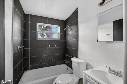 Commercial property in Orlando, Florida 166.11 sq.m. № 1869456 - photo 18