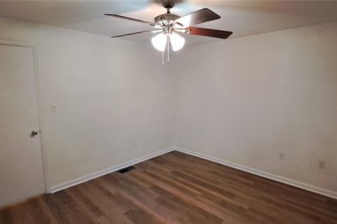 Townhouse in Gainesville, Florida 2 bedrooms, 92.16 sq.m. № 2221728 - photo 16