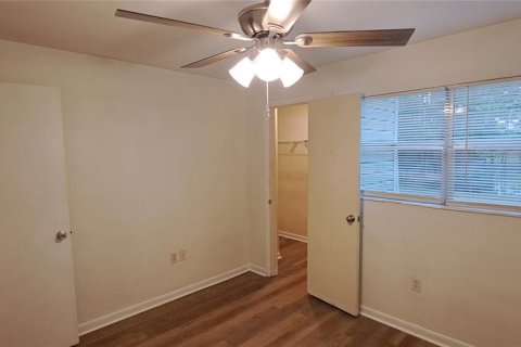 Townhouse in Gainesville, Florida 2 bedrooms, 92.16 sq.m. № 2221728 - photo 13