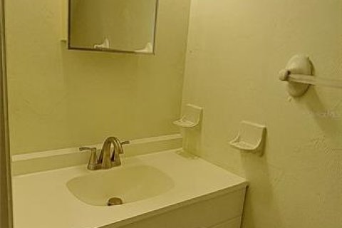 Townhouse in Gainesville, Florida 2 bedrooms, 92.16 sq.m. № 2221728 - photo 9