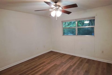Townhouse in Gainesville, Florida 2 bedrooms, 92.16 sq.m. № 2221728 - photo 14