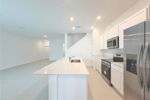 Touwnhouse à louer à Apopka, Floride: 4 chambres, 185.8 m2 № 2092355 - photo 8