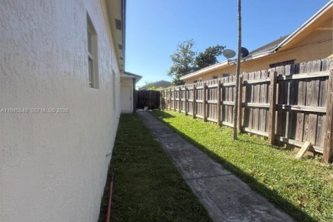 Immobilier commercial à vendre à Miami, Floride: 209.22 m2 № 2004141 - photo 7