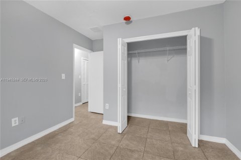 Immobilier commercial à vendre à Miami, Floride: 209.22 m2 № 2004141 - photo 18