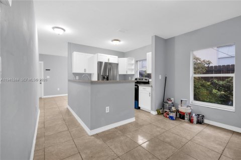 Immobilier commercial à vendre à Miami, Floride: 209.22 m2 № 2004141 - photo 23