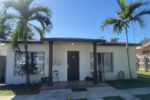 Immobilier commercial à vendre à Miami, Floride: 209.22 m2 № 2004141 - photo 2