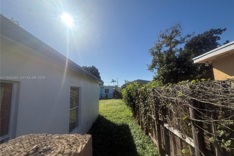 Immobilier commercial à vendre à Miami, Floride: 209.22 m2 № 2004141 - photo 6