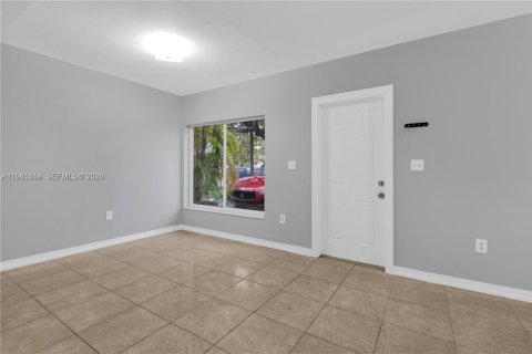 Immobilier commercial à vendre à Miami, Floride: 209.22 m2 № 2004141 - photo 22