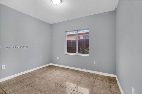 Immobilier commercial à vendre à Miami, Floride: 209.22 m2 № 2004141 - photo 17