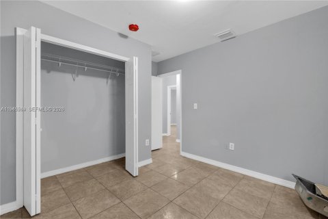 Immobilier commercial à vendre à Miami, Floride: 209.22 m2 № 2004141 - photo 16