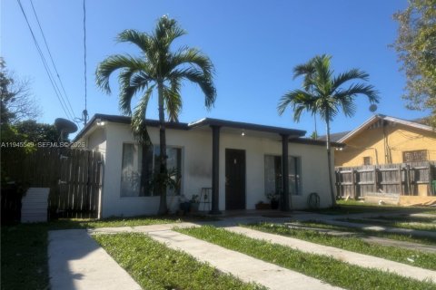 Immobilier commercial à Miami, Floride 209.22 m2 № 2004141