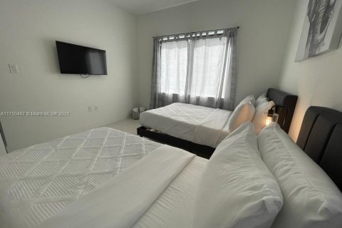 House in Florida City, Florida 5 bedrooms, 176.7 sq.m. № 1582910 - photo 23