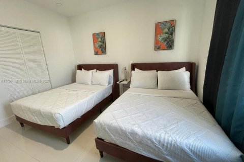 House in Florida City, Florida 5 bedrooms, 176.7 sq.m. № 1582910 - photo 21