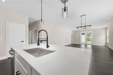 Casa en venta en Eustis, Florida, 4 dormitorios, 185.8 m2 № 2409820 - foto 7