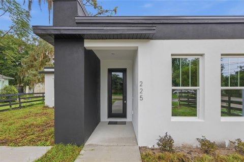 Casa en venta en Eustis, Florida, 4 dormitorios, 185.8 m2 № 2409820 - foto 2