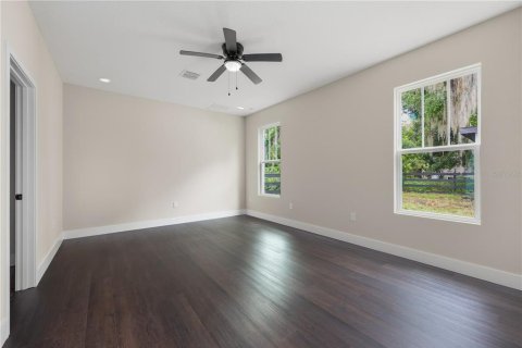 Casa en venta en Eustis, Florida, 4 dormitorios, 185.8 m2 № 2409820 - foto 17