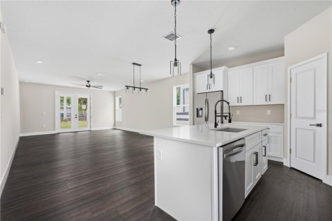 Casa en venta en Eustis, Florida, 4 dormitorios, 185.8 m2 № 2409820 - foto 4