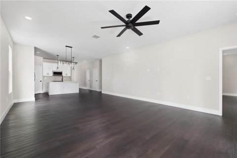 Casa en venta en Eustis, Florida, 4 dormitorios, 185.8 m2 № 2409820 - foto 10