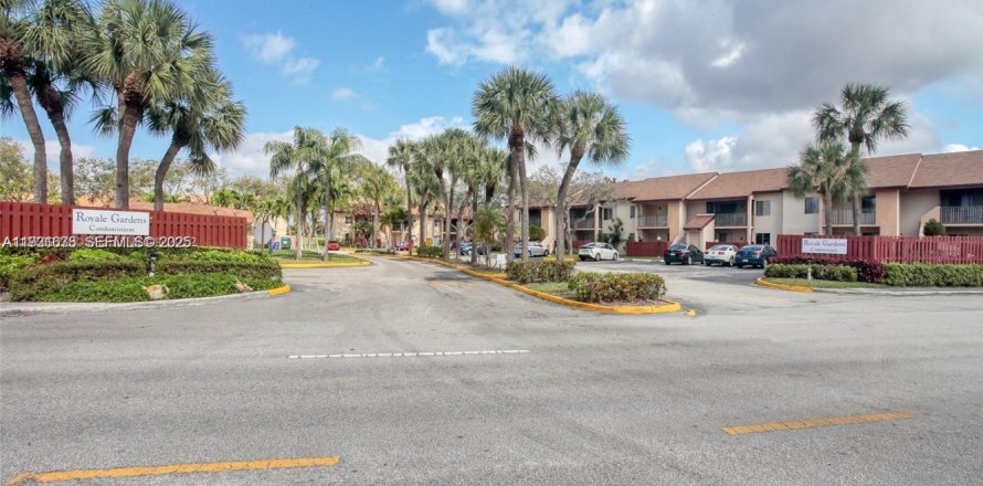 Condominio en North Lauderdale, Florida, 2 dormitorios  № 1990342