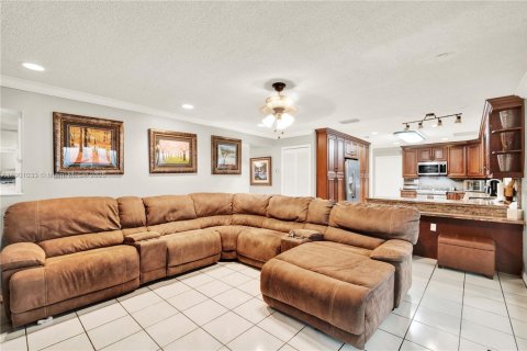 Villa ou maison à vendre à Miami, Floride: 4 chambres, 223.71 m2 № 1953447 - photo 17