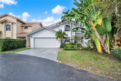 Villa ou maison à vendre à Miami, Floride: 4 chambres, 223.71 m2 № 1953447 - photo 1