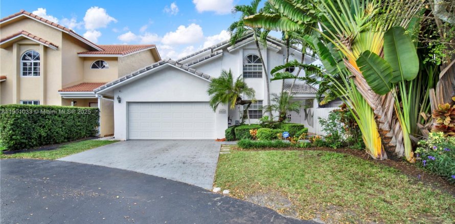 Villa ou maison à Miami, Floride 4 chambres, 223.71 m2 № 1953447
