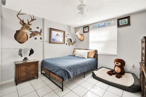 Villa ou maison à vendre à Miami, Floride: 4 chambres, 223.71 m2 № 1953447 - photo 23