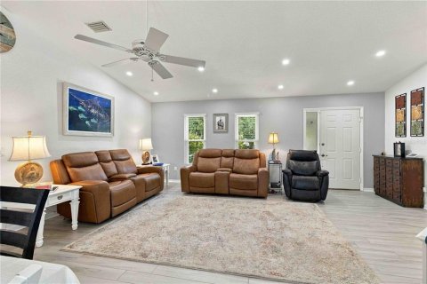 Villa ou maison à vendre à Port Charlotte, Floride: 3 chambres, 159.98 m2 № 2416248 - photo 13