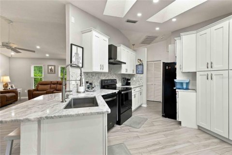 Villa ou maison à vendre à Port Charlotte, Floride: 3 chambres, 159.98 m2 № 2416248 - photo 20