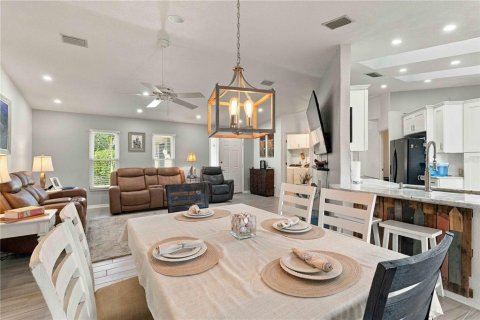 Villa ou maison à vendre à Port Charlotte, Floride: 3 chambres, 159.98 m2 № 2416248 - photo 16
