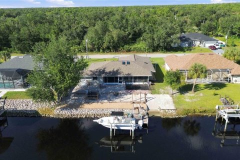 Villa ou maison à Port Charlotte, Floride 3 chambres, 159.98 m2 № 2416248