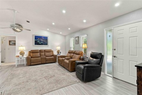 Villa ou maison à vendre à Port Charlotte, Floride: 3 chambres, 159.98 m2 № 2416248 - photo 8