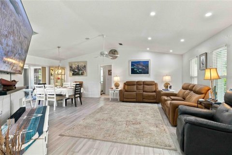 Villa ou maison à vendre à Port Charlotte, Floride: 3 chambres, 159.98 m2 № 2416248 - photo 9