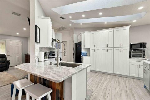 Villa ou maison à vendre à Port Charlotte, Floride: 3 chambres, 159.98 m2 № 2416248 - photo 18